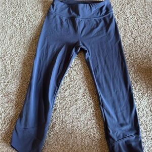 Athleta Girl Cross Hem Capri’s. Size 8/10